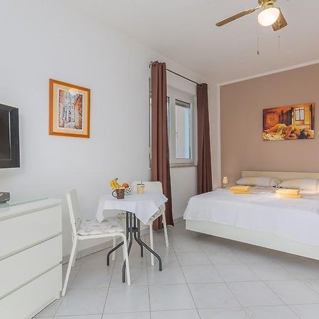 Novigrad Istria Apartment Zora מראה חיצוני תמונה